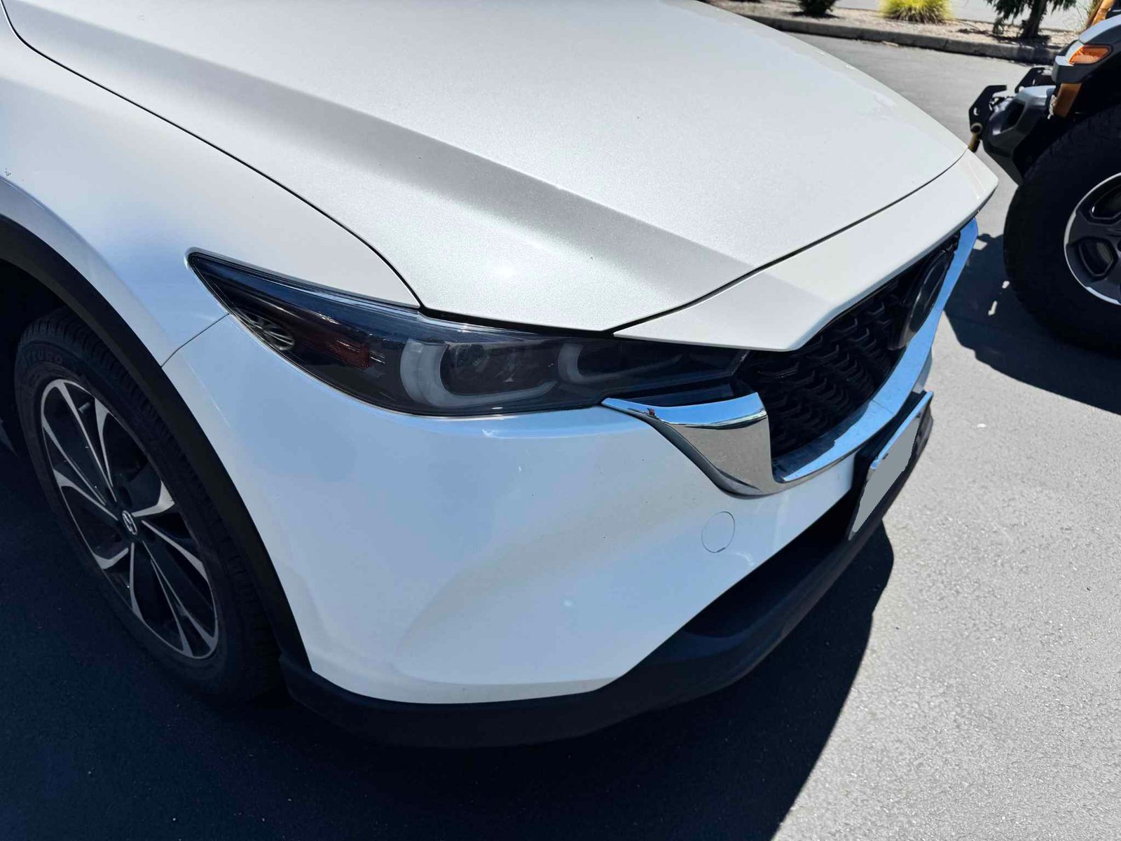 A white Mazda CX-5 has been fully repaired. gallery image 9